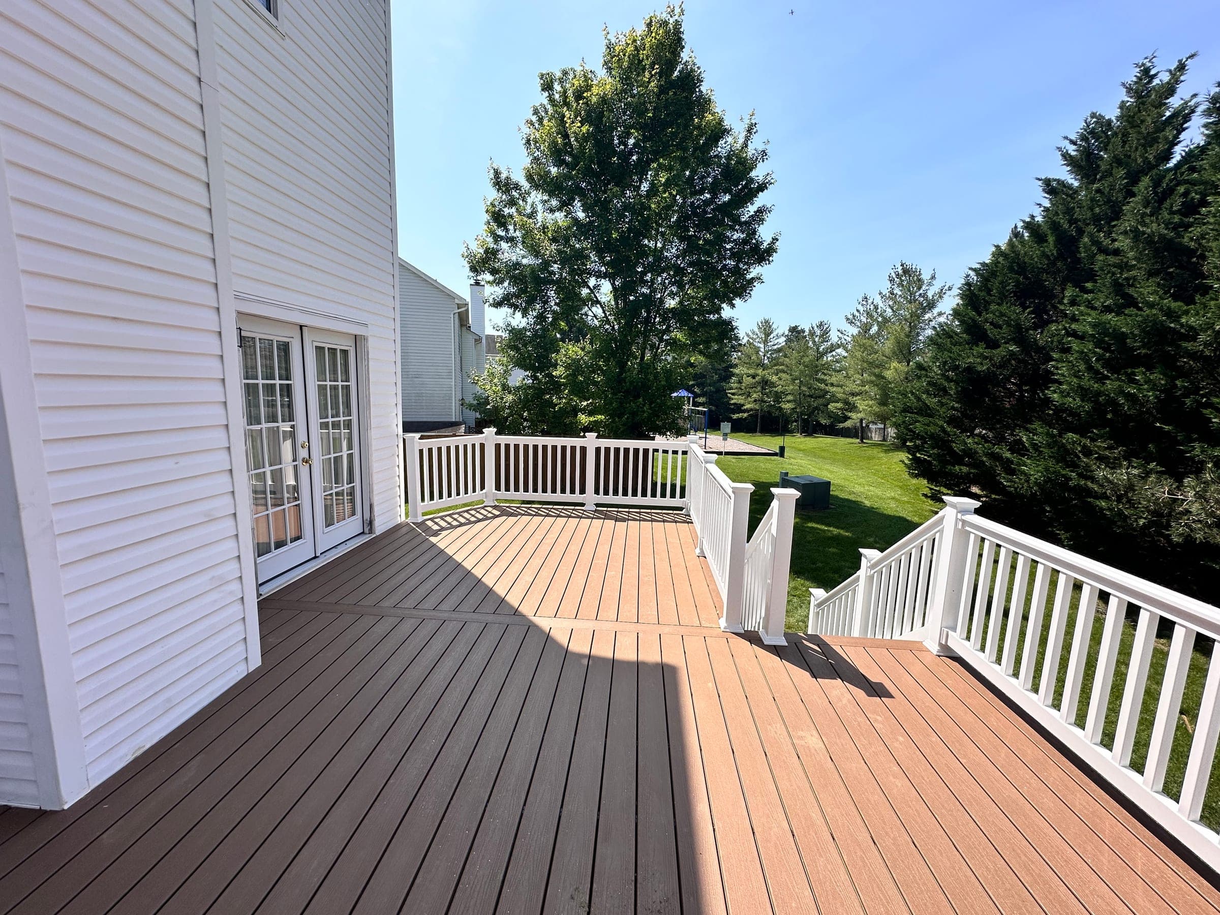 Trex Deck, Two-Tone with Lighted Stairs, Northern Virginia — finished work, photo 2